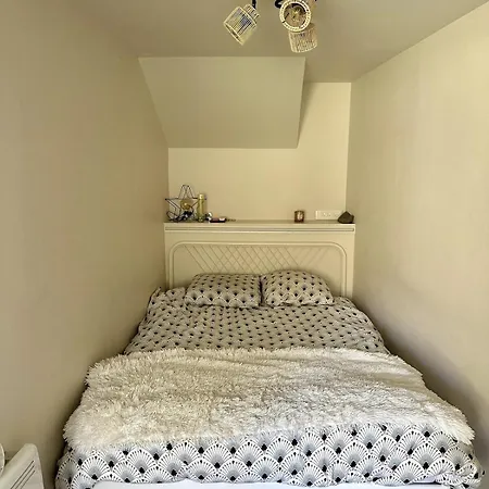 Piscine, Soleil Et Farniente * Gigean